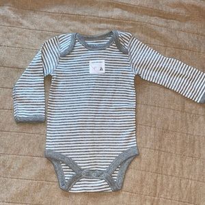 NEW NEVER WORN BURTS BEES ONESIE